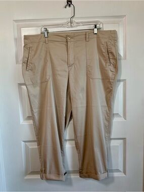 Westport Beige Casual Chino Capri Pants